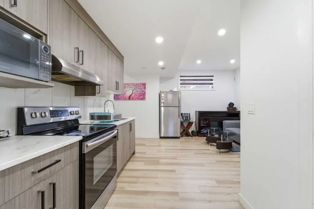 9060 52 Street NE Calgary AB T3J 0V7