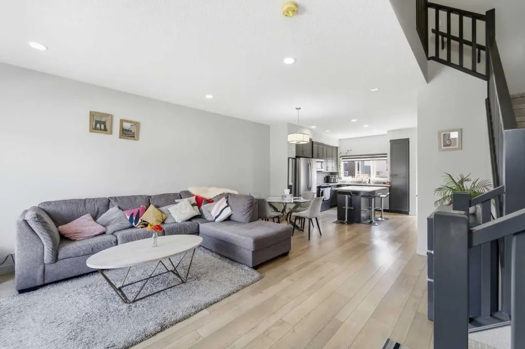 9060 52 Street NE Calgary AB T3J 0V7