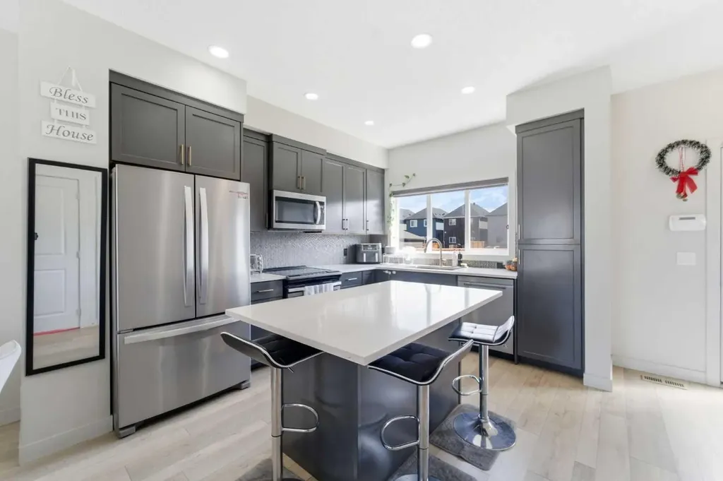 9060 52 Street NE Calgary AB T3J 0V7