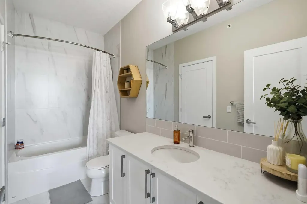 8530 8a Avenue SW Calgary AB T3H 6A7
