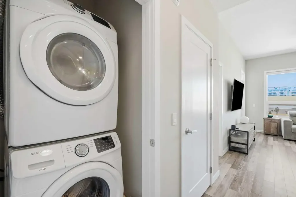 8530 8a Avenue SW Calgary AB T3H 6A7