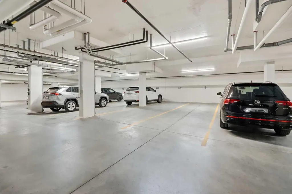 8530 8a Avenue SW Calgary AB T3H 6A7