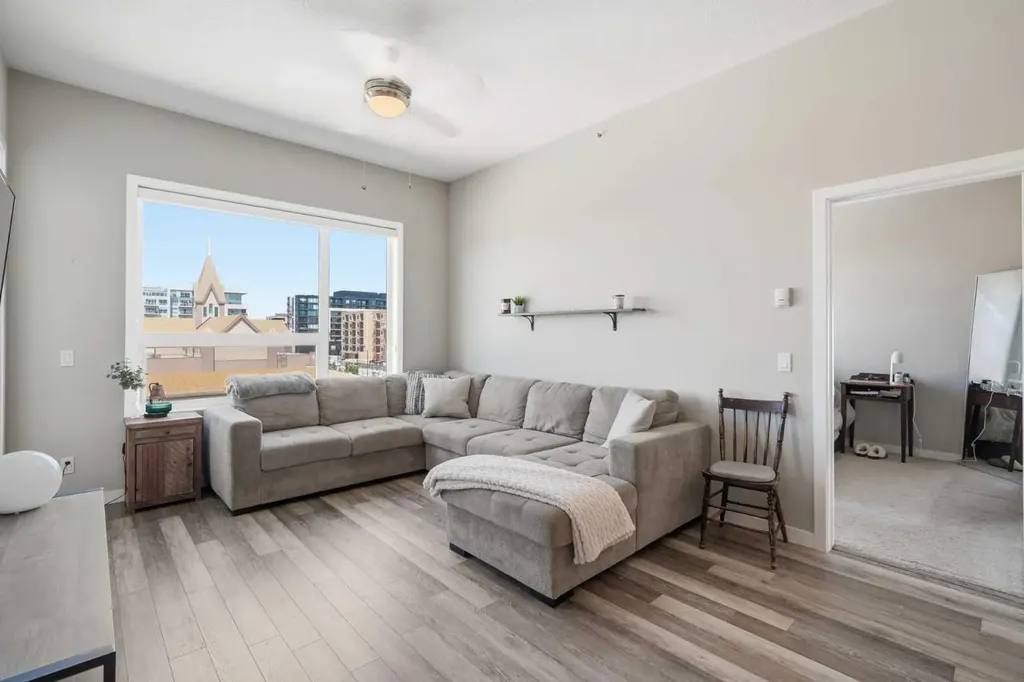 8530 8a Avenue SW Calgary AB T3H 6A7