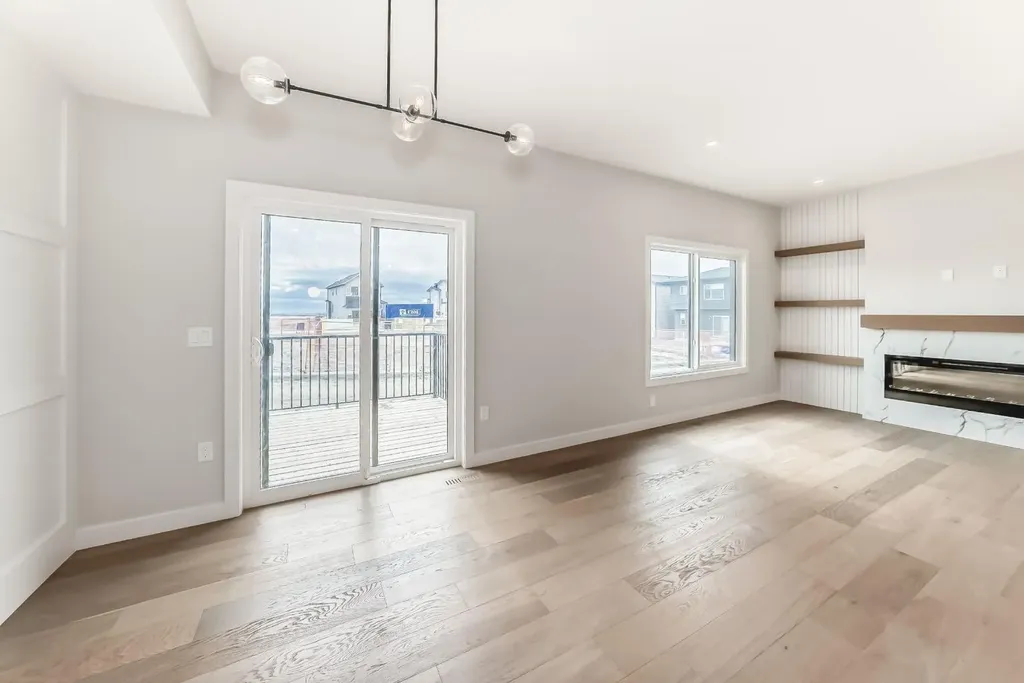 4 Heritage Mews Cochrane AB T4C2J8