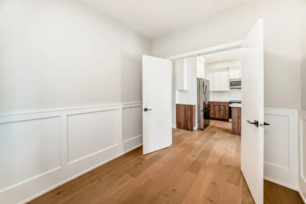 4 Heritage Mews Cochrane AB T4C2J8