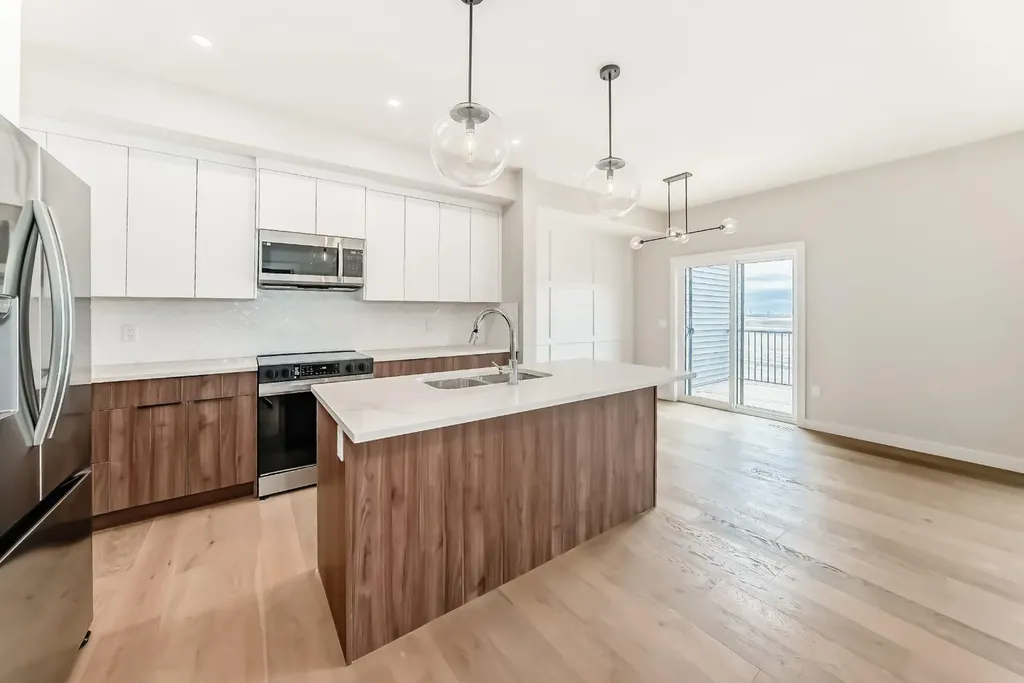 4 Heritage Mews Cochrane AB T4C2J8