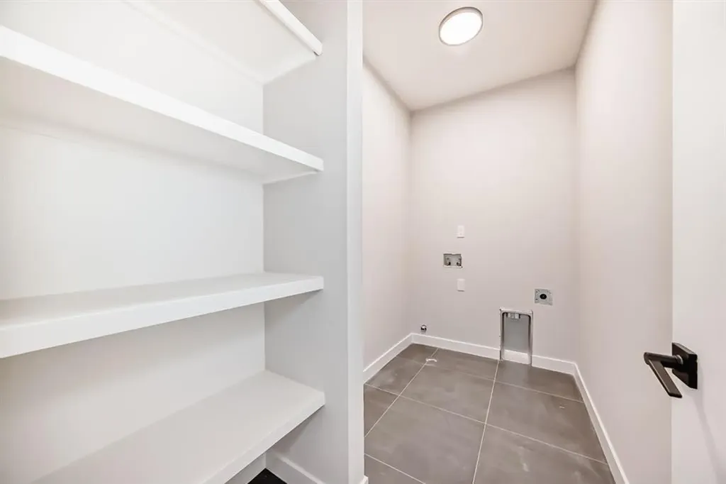 4 Heritage Mews Cochrane AB T4C2J8