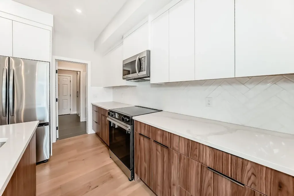 4 Heritage Mews Cochrane AB T4C2J8