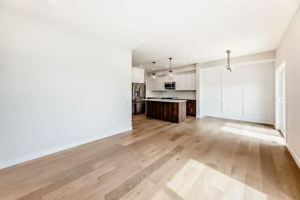 4 Heritage Mews Cochrane AB T4C2J8