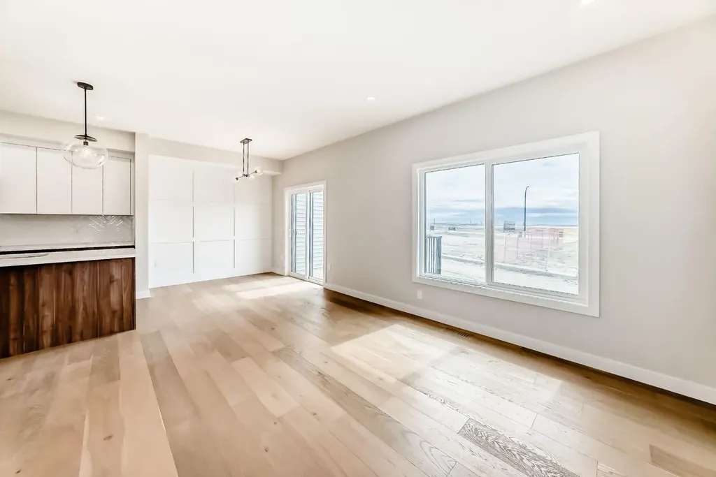4 Heritage Mews Cochrane AB T4C2J8