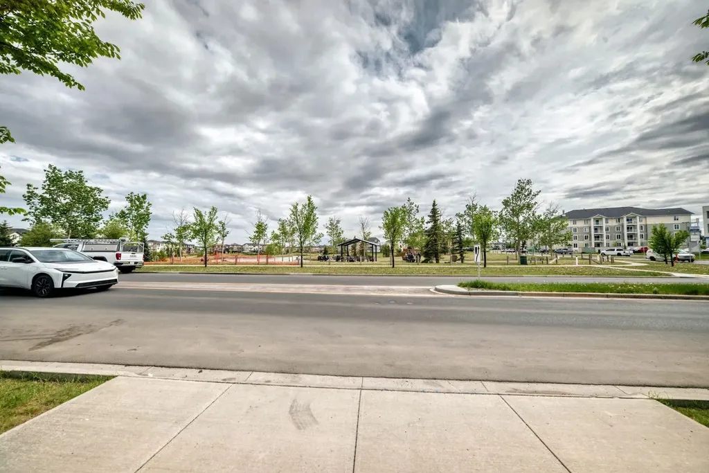 5 Saddlestone Way NE Calgary AB T3J 0S2