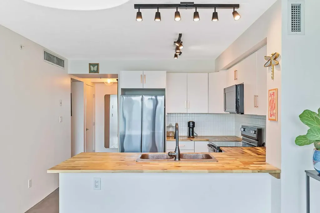 188 15 Avenue SW Calgary AB T2R1S4