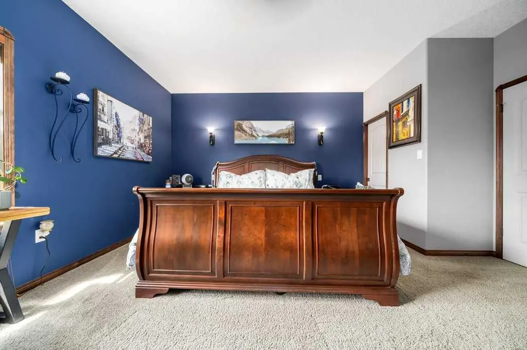 210 Vista Close SE Medicine Hat AB T1B 0C4