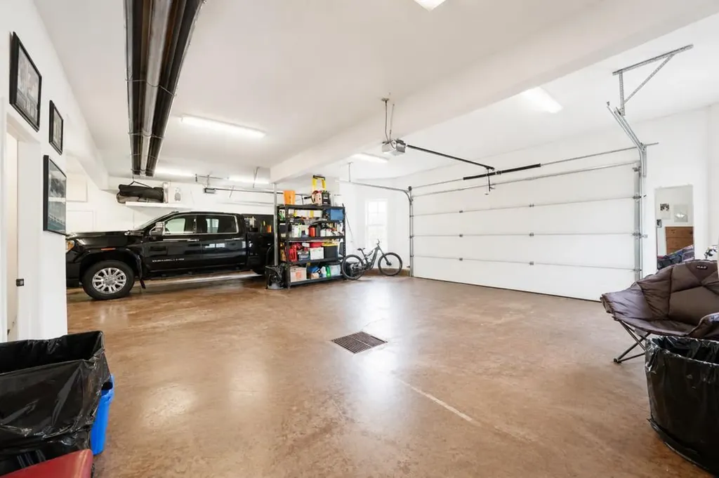 210 Vista Close SE Medicine Hat AB T1B 0C4