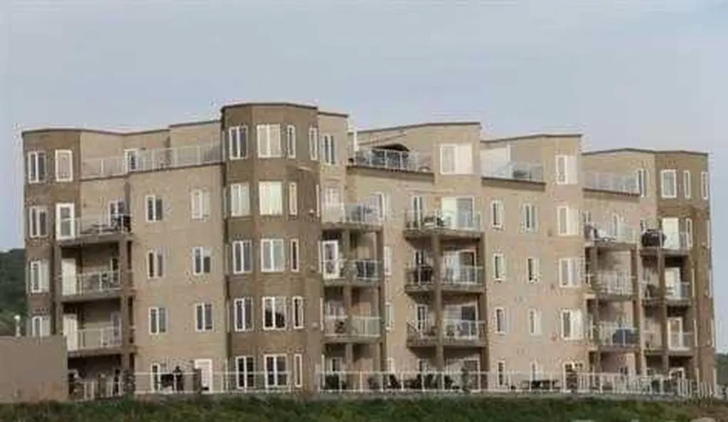 9810 94 Street Peace River AB T8S1J2