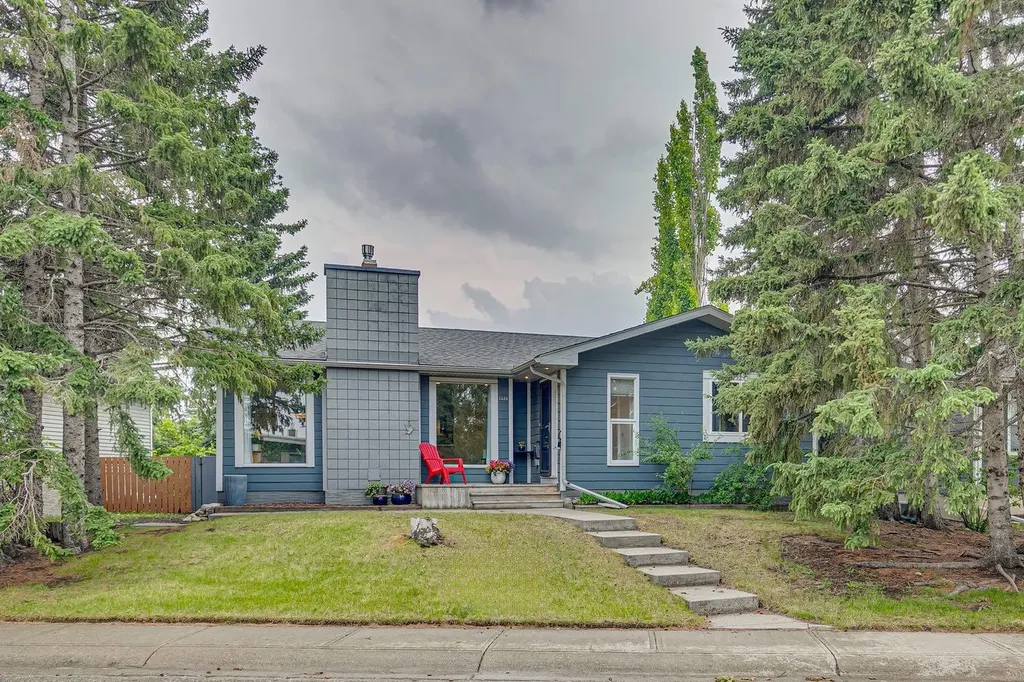 5689 Brenner Crescent NW Calgary AB T2L 1Z3