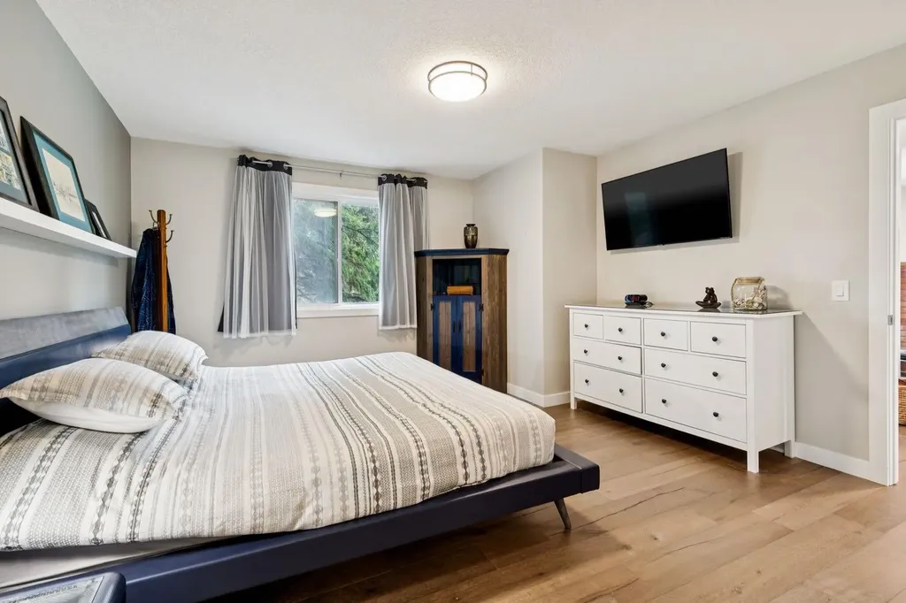 5689 Brenner Crescent NW Calgary AB T2L 1Z3
