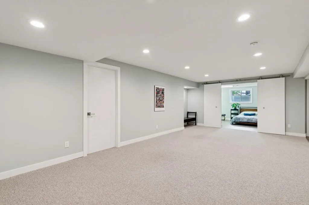 5689 Brenner Crescent NW Calgary AB T2L 1Z3