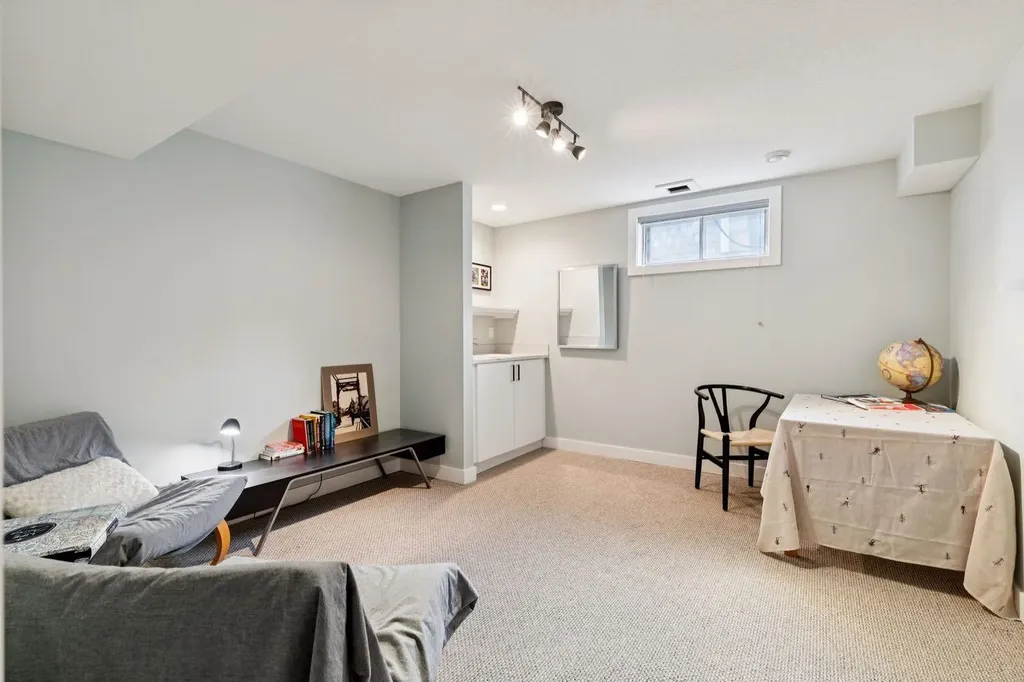 5689 Brenner Crescent NW Calgary AB T2L 1Z3
