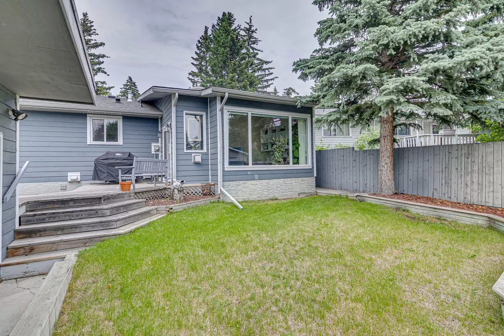 5689 Brenner Crescent NW Calgary AB T2L 1Z3