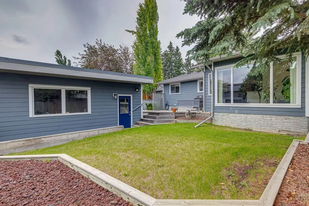 5689 Brenner Crescent NW Calgary AB T2L 1Z3