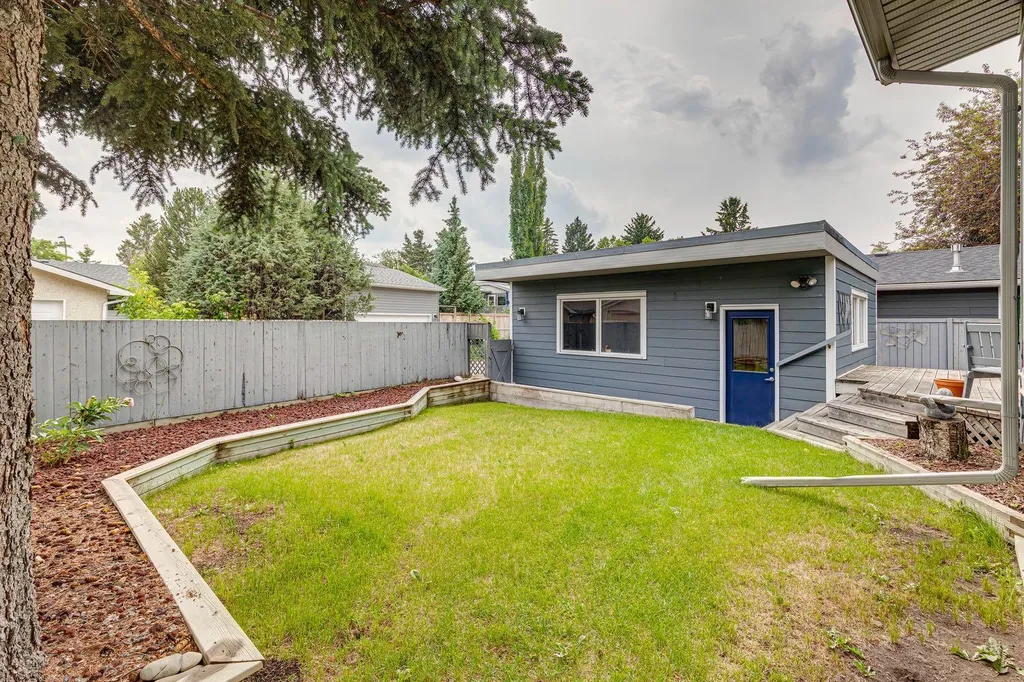 5689 Brenner Crescent NW Calgary AB T2L 1Z3
