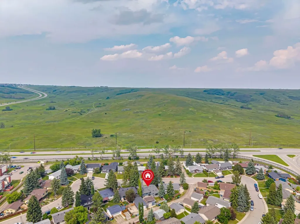5689 Brenner Crescent NW Calgary AB T2L 1Z3