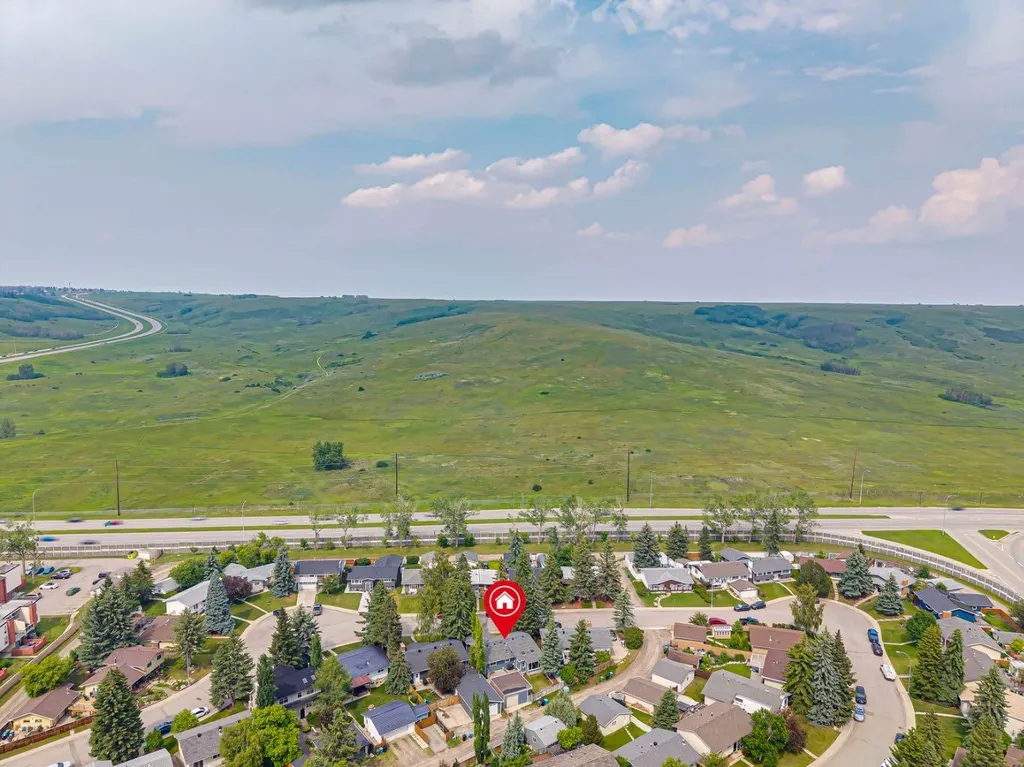 5689 Brenner Crescent NW Calgary AB T2L 1Z3