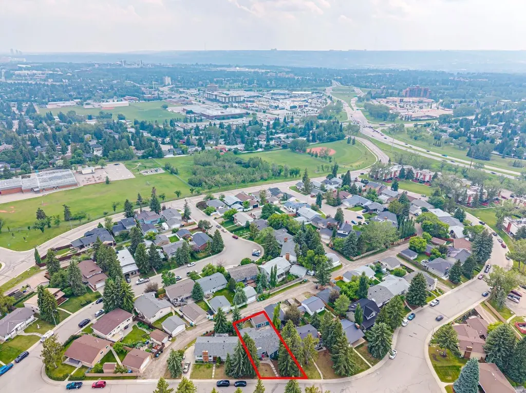 5689 Brenner Crescent NW Calgary AB T2L 1Z3