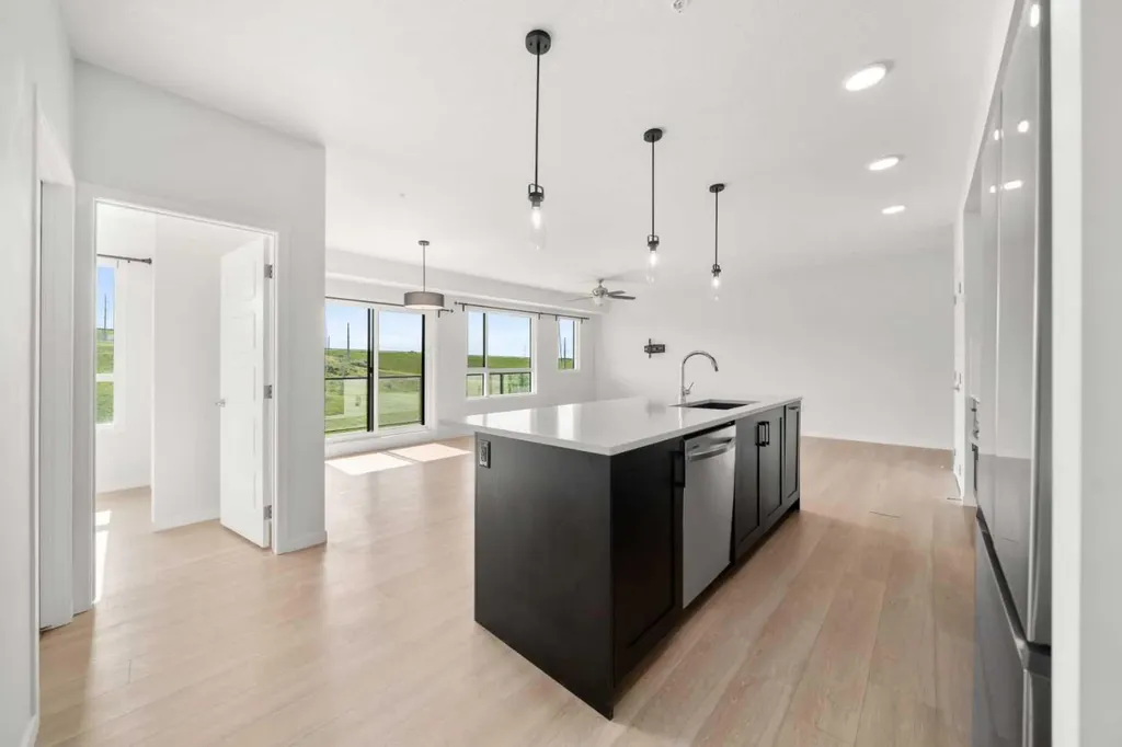42 Cranbrook Gardens SE Calgary AB T3M 3P9