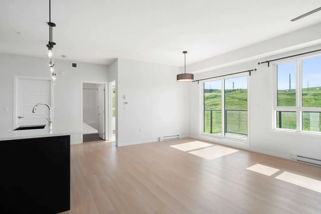42 Cranbrook Gardens SE Calgary AB T3M 3P9