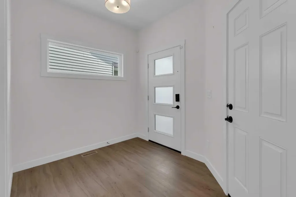 541 Baywater Manor SW Airdrie AB T4B 0A7