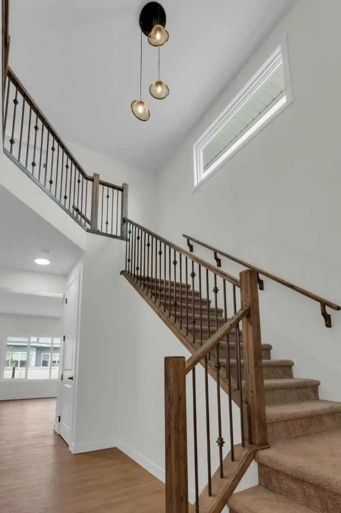 541 Baywater Manor SW Airdrie AB T4B 0A7