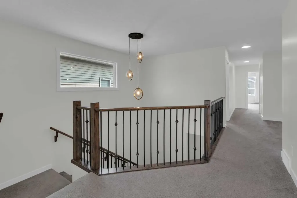 541 Baywater Manor SW Airdrie AB T4B 0A7