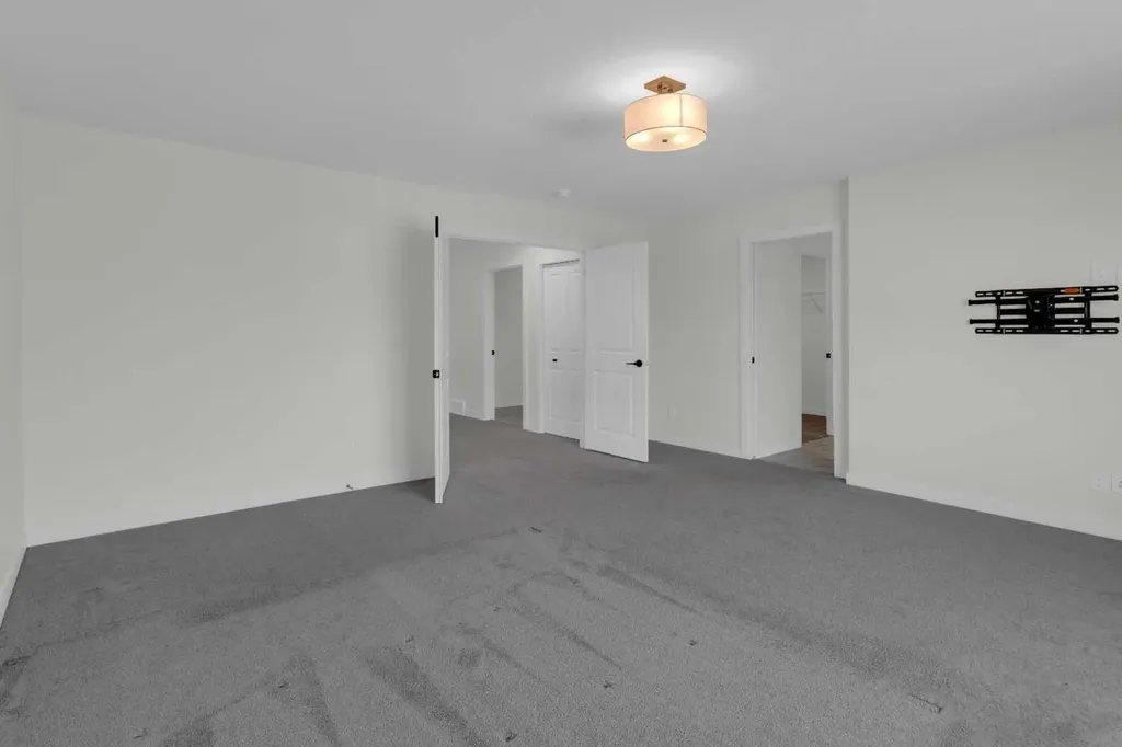 541 Baywater Manor SW Airdrie AB T4B 0A7