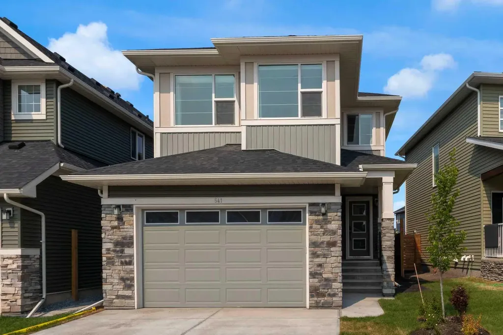 541 Baywater Manor SW Airdrie AB T4B 0A7