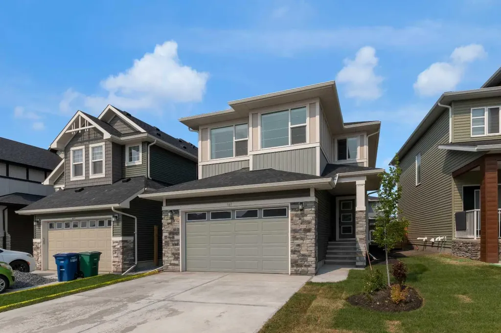 541 Baywater Manor SW Airdrie AB T4B 0A7