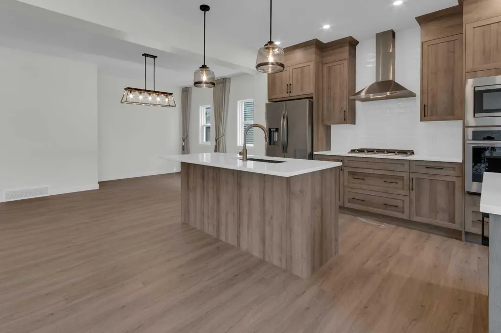 541 Baywater Manor SW Airdrie AB T4B 0A7