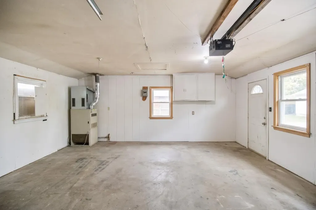 21 5 Street SW Medicine Hat AB T1A 4G3