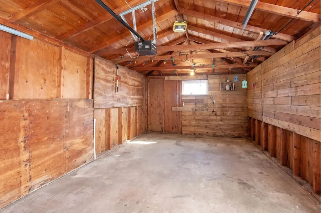 21 5 Street SW Medicine Hat AB T1A 4G3