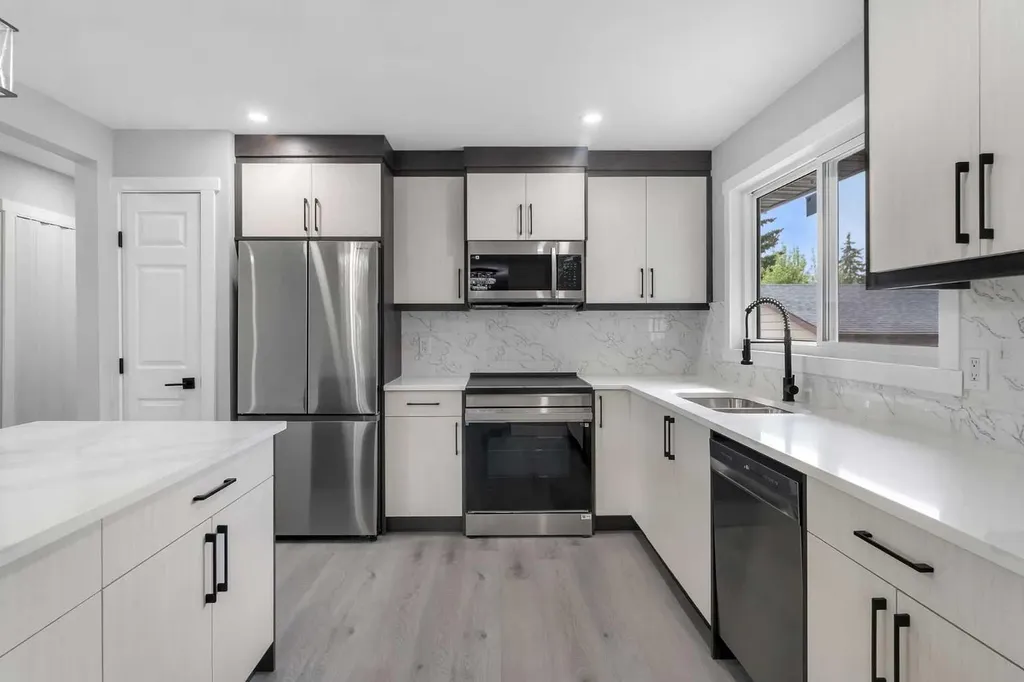 3211 60 Street NE Calgary AB T1Y 3L3