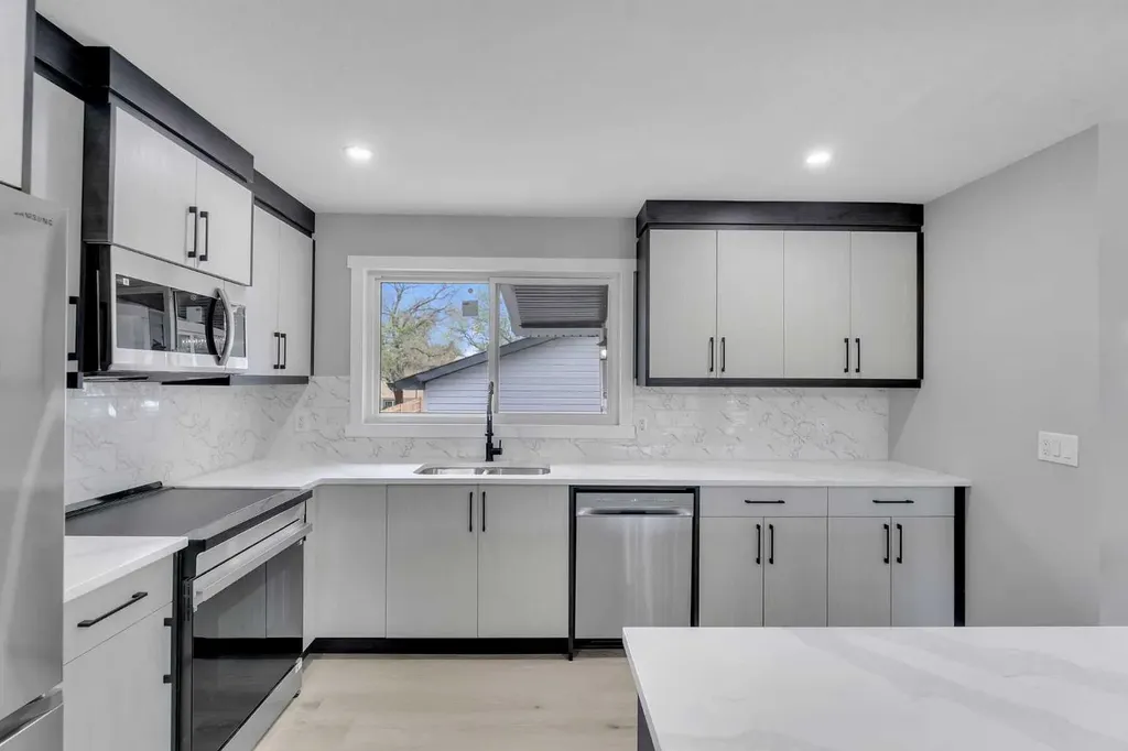 3211 60 Street NE Calgary AB T1Y 3L3