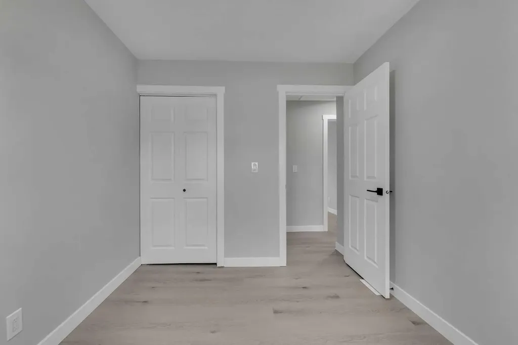 3211 60 Street NE Calgary AB T1Y 3L3