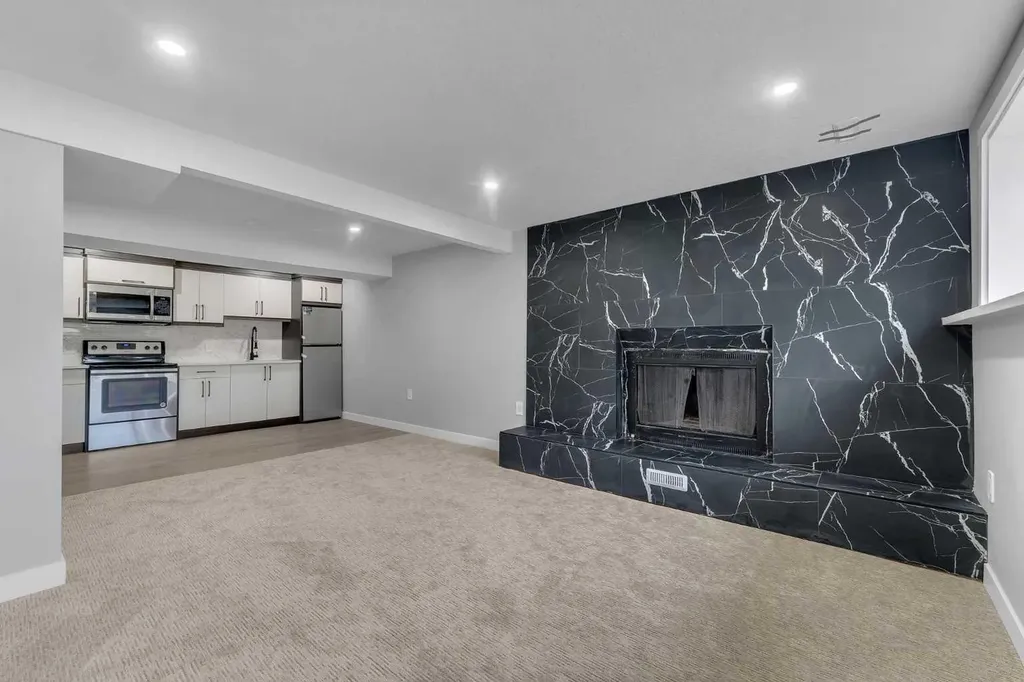 3211 60 Street NE Calgary AB T1Y 3L3