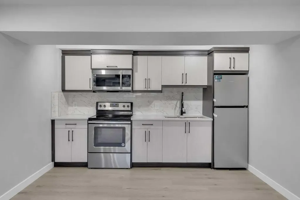 3211 60 Street NE Calgary AB T1Y 3L3