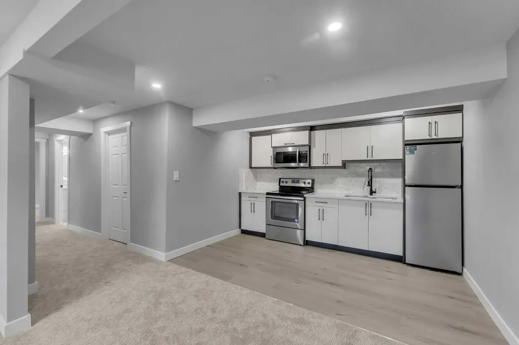 3211 60 Street NE Calgary AB T1Y 3L3
