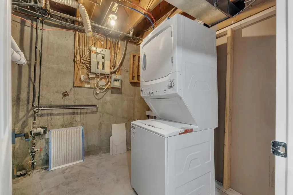 3211 60 Street NE Calgary AB T1Y 3L3