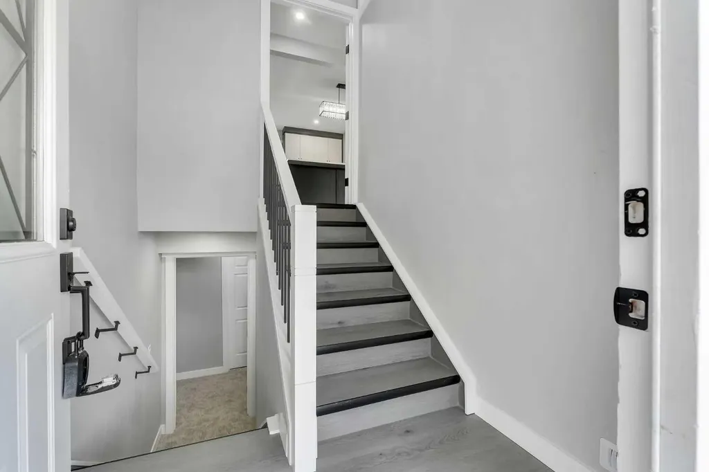 3211 60 Street NE Calgary AB T1Y 3L3