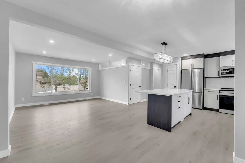 3211 60 Street NE Calgary AB T1Y 3L3