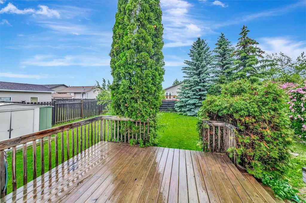 6814 39 Street Lloydminster AB T9V 2Z3